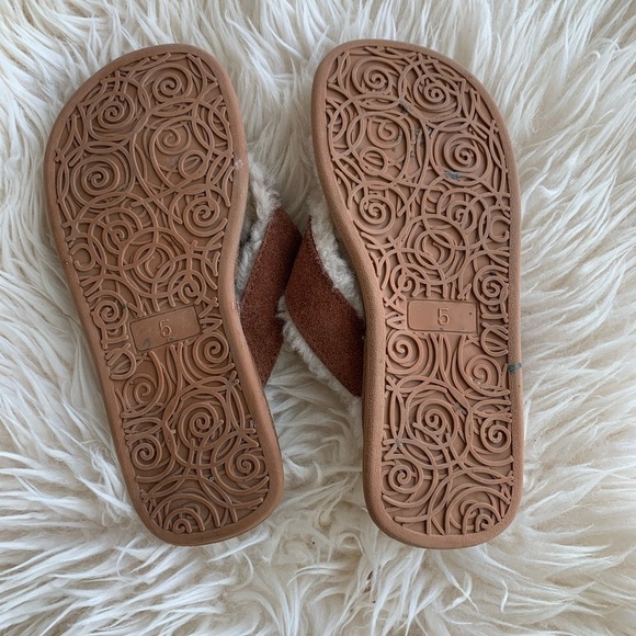 GIRL SHEEPSKIN LINED FLIP FLOPS SIZE 5 - Picture 7 of 9